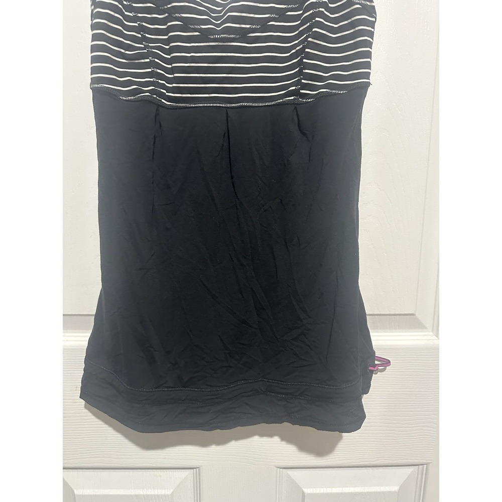 Lululemon Aria II Tank Top Size 4 Black White Parallel Stripe Yoga Built In Bra - Picture 3 of 7
